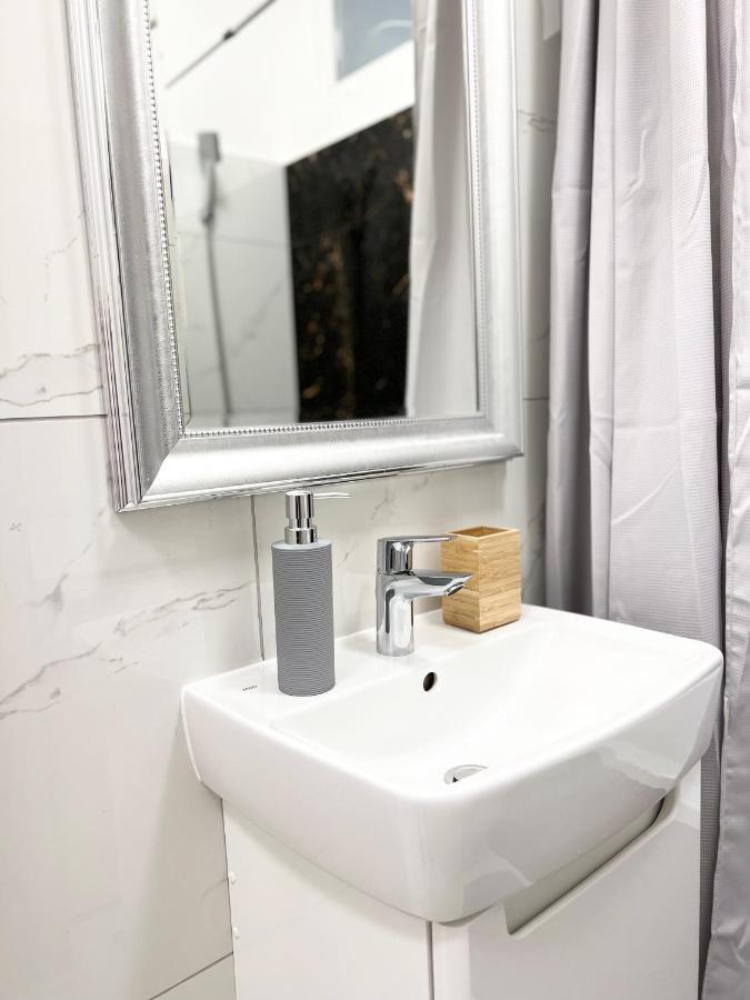 N24 Apartments By Small Home Budapest Esterno foto